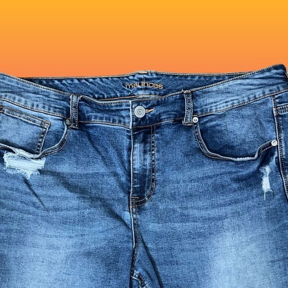 Plus Size Maurices Distressed Capri Jeans Size 20 - Picture 2 of 6